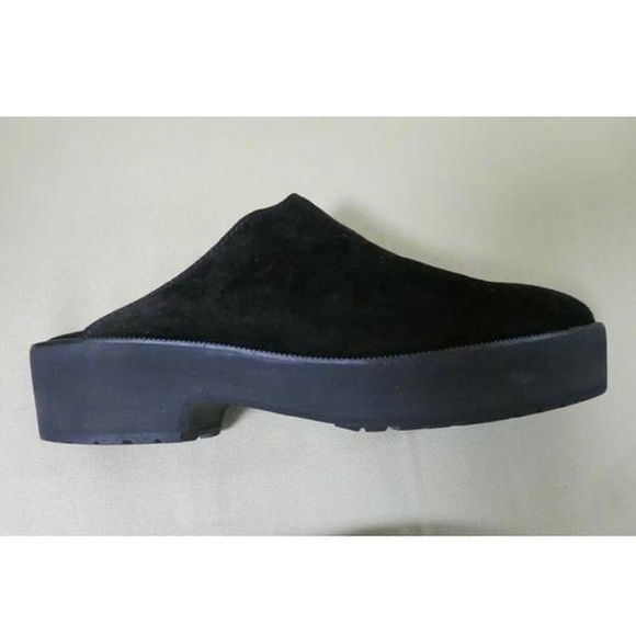 Authentic vintage Chanel mule/clogs. Black suede Chanel mule/clogs - Picture 3 of 4